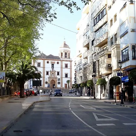 アパート Puerta Alameda ロンダ