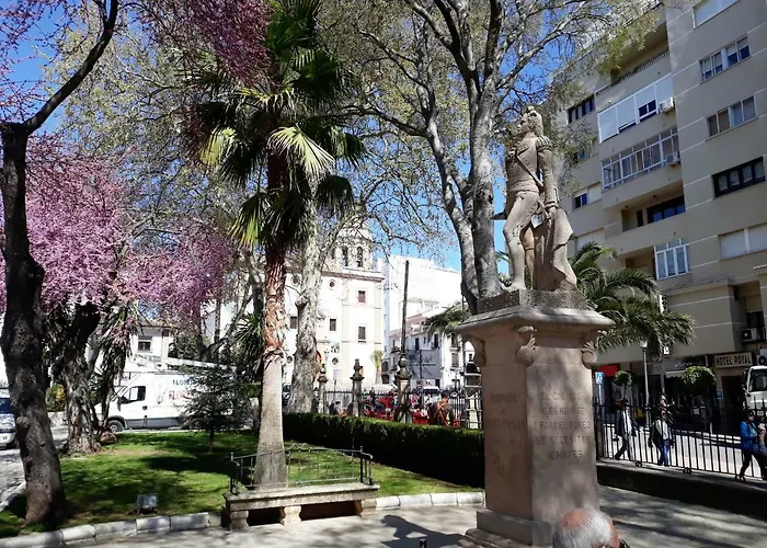 Puerta Alameda *